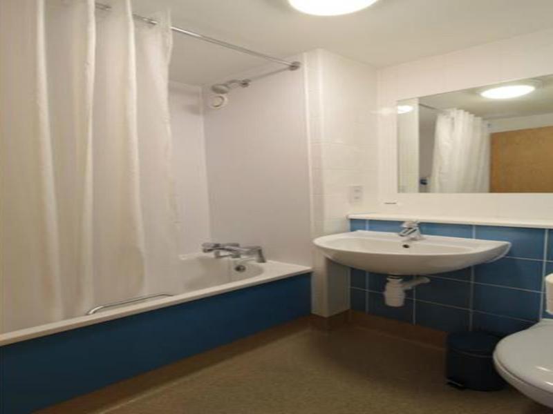 Travelodge London City Airport エクステリア 写真