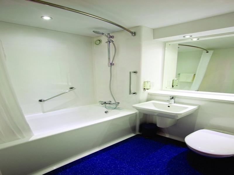 Travelodge London City Airport エクステリア 写真
