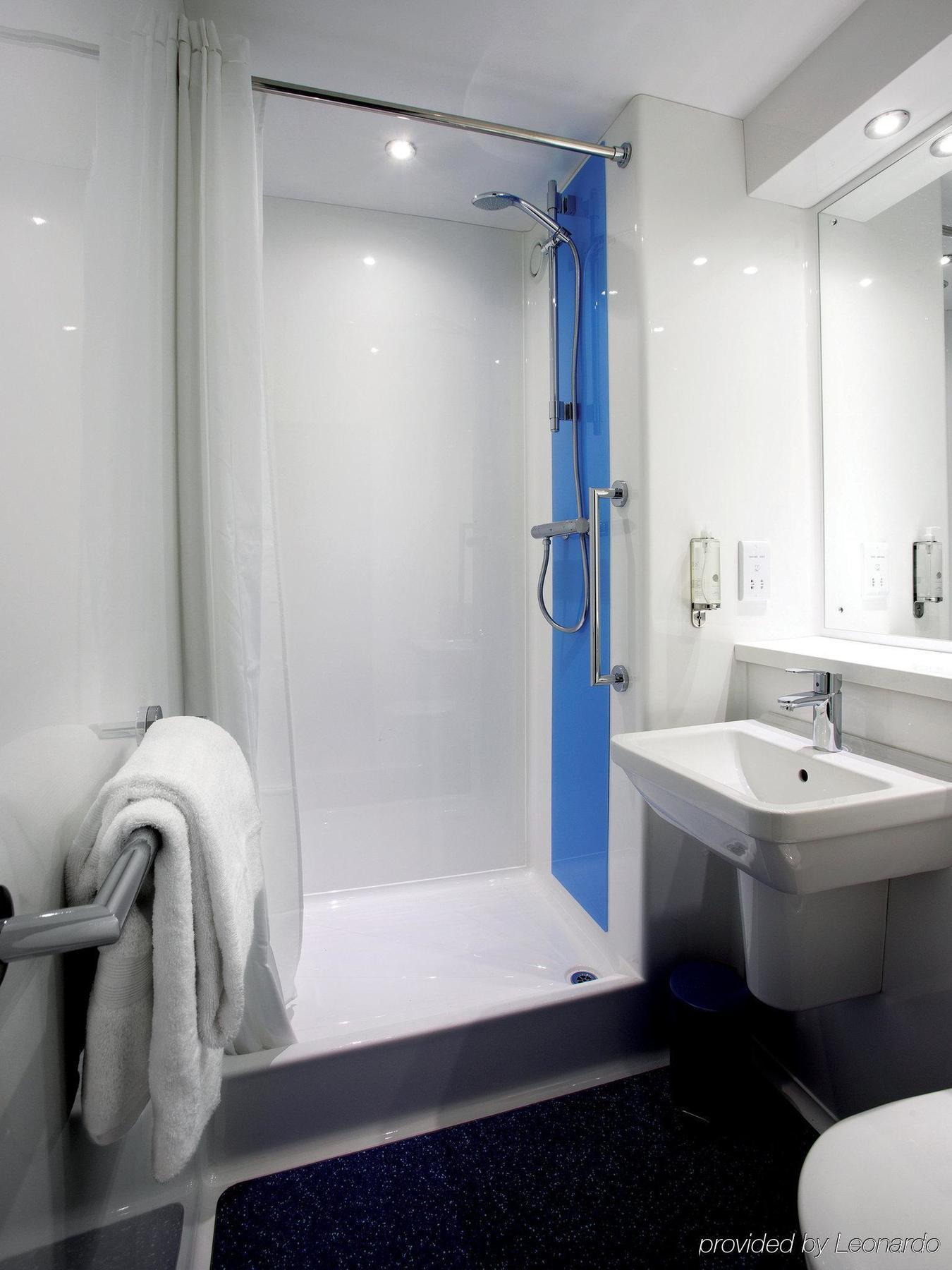 Travelodge London City Airport エクステリア 写真