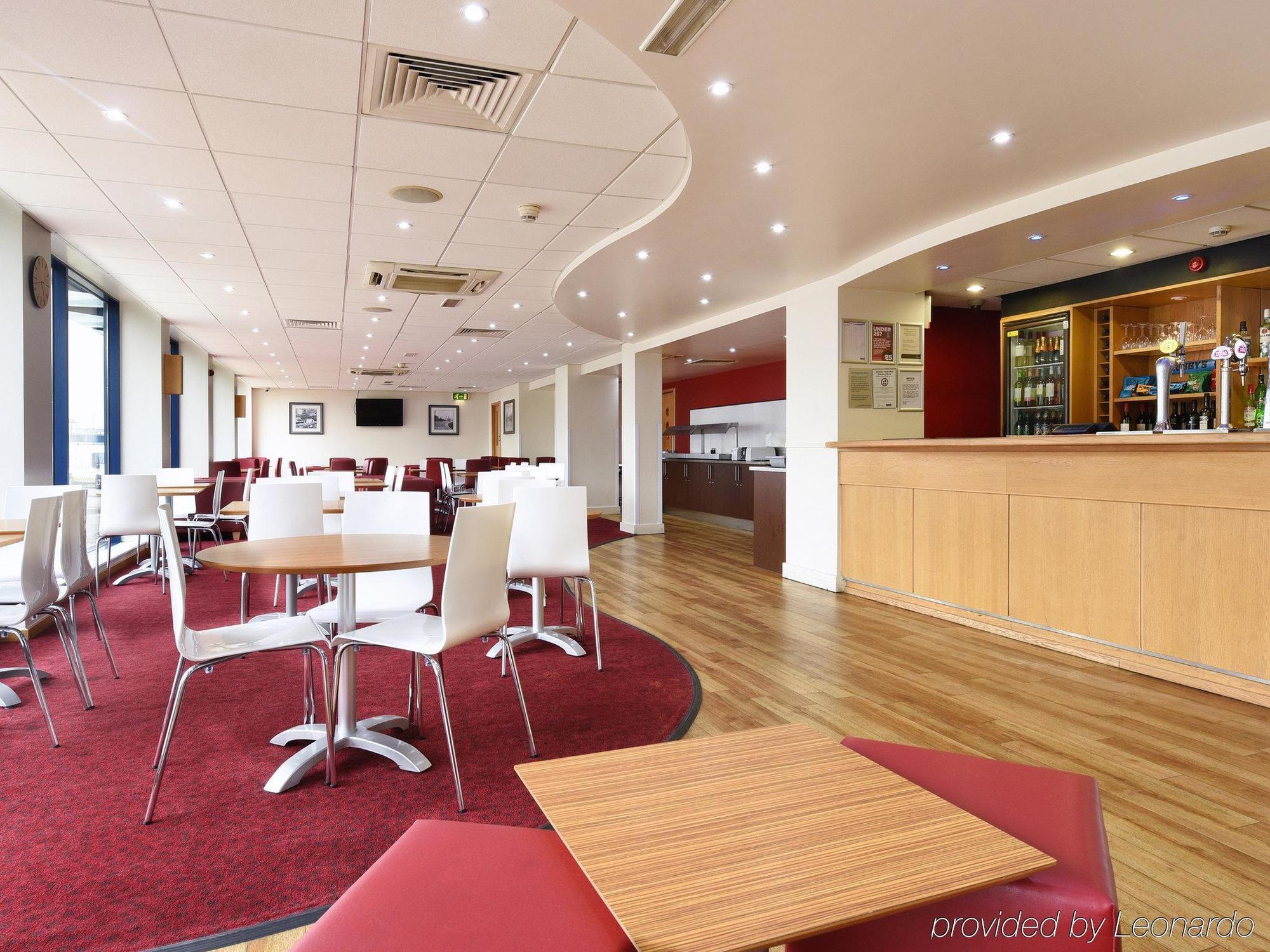 Travelodge London City Airport エクステリア 写真
